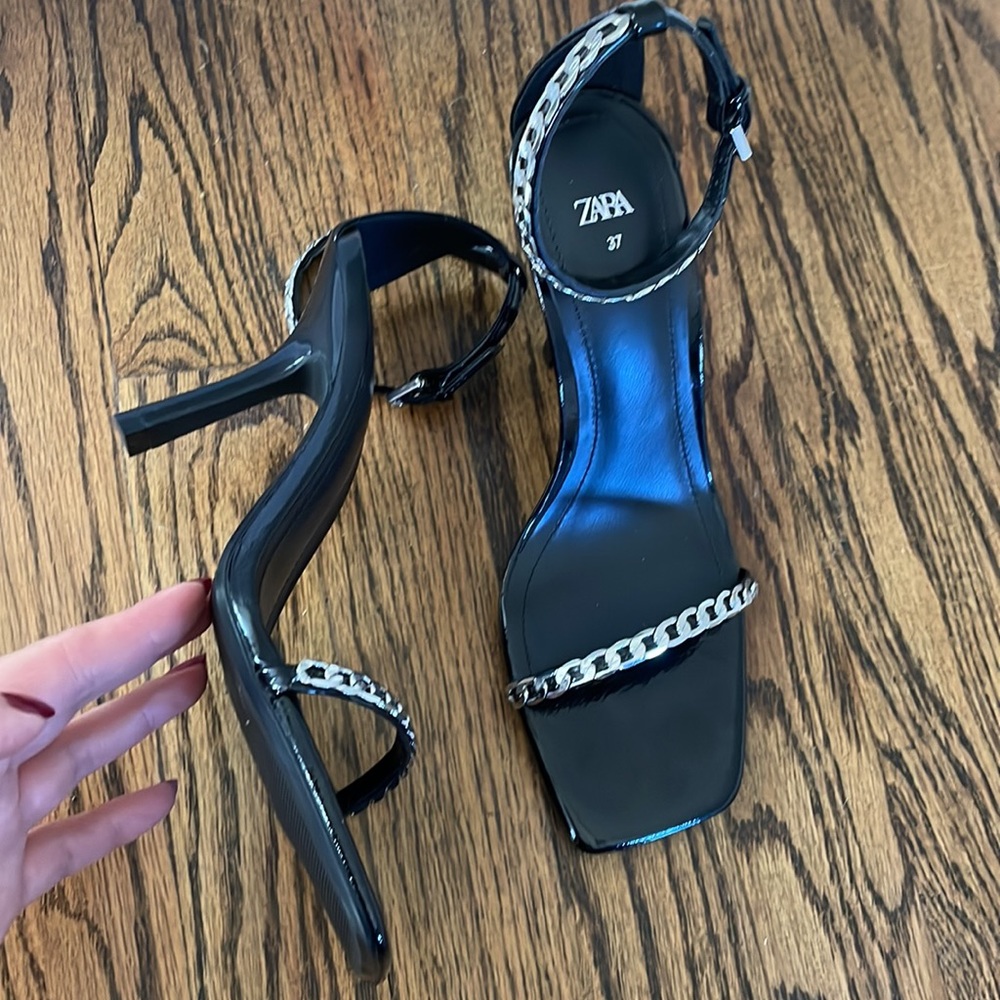 ZARA heels NWOT with metalic chains - Picture 7 of 7
